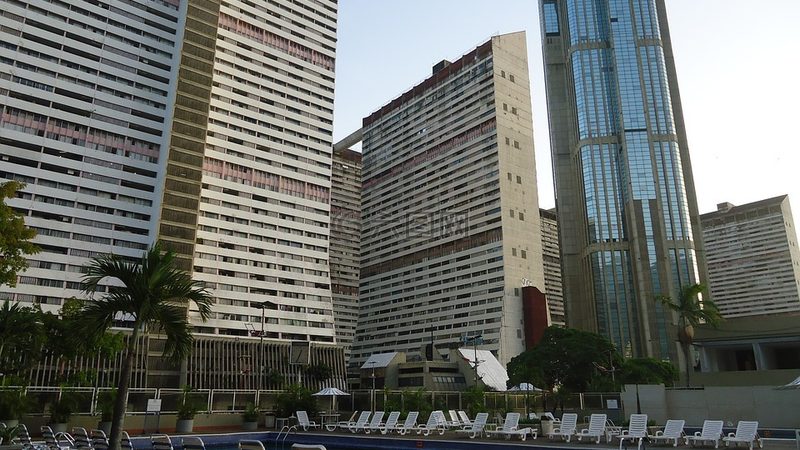拓展训练的内容应与企业的核心业务和员工需求紧密结合。以下是一些常见的训练内容：